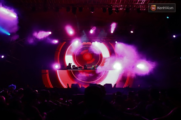 Fan Việt bùng nổ với đêm diễn đầy màu sắc của Steve Aoki - Ảnh 16.
