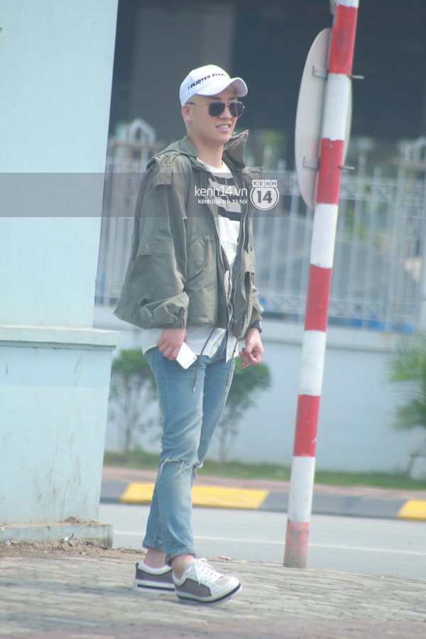 Ảnh và Clip: Seung Ri bất ngờ xuất hiện ở sân bay Nội Bài vào trưa nay - Ảnh 7.