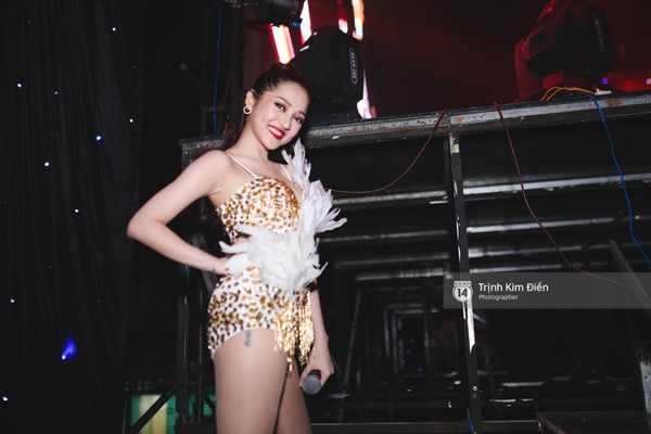 Ngất ng&acirc;y những khoảnh khắc tuyệt đẹp của c&aacute;c nghệ sĩ từ hậu trường Gala Vietnam Top Hits - Ảnh 23.