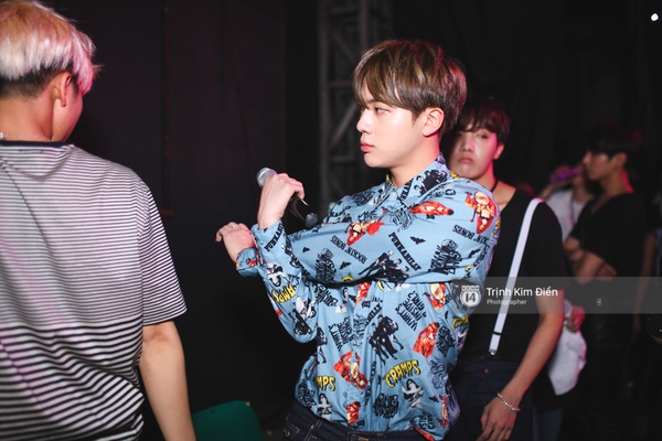 Ngất ng&acirc;y những khoảnh khắc tuyệt đẹp của c&aacute;c nghệ sĩ từ hậu trường Gala Vietnam Top Hits - Ảnh 4.