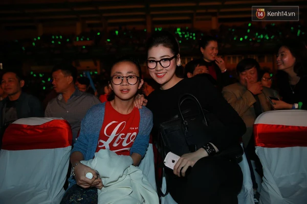 Sơn T&ugrave;ng căng thẳng, lạnh l&ugrave;ng trong hậu trường liveshow ở H&agrave; Nội - Ảnh 13.