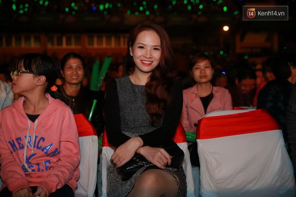 Sơn T&ugrave;ng căng thẳng, lạnh l&ugrave;ng trong hậu trường liveshow ở H&agrave; Nội - Ảnh 14.