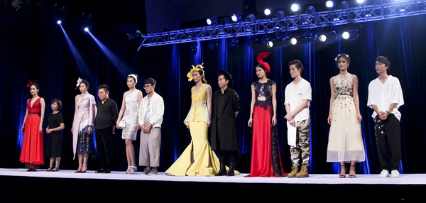 Project Runway: Anh Minh bị loại dù muốn vượt qua dớp váy vàng Đông Nhi - Ảnh 20.