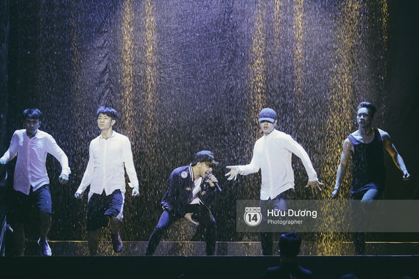 Noo Phước Thịnh tắm mưa trên sân khấu Chung kết The Remix - Ảnh 7.