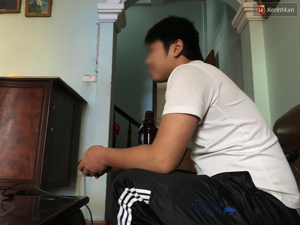 Nam thanh ni&ecirc;n quỳ gối xin việc g&acirc;y x&ocirc;n xao mắc chứng chậm ph&aacute;t triển t&acirc;m thần - Ảnh 2.