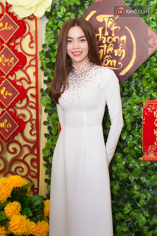 Dàn sao Việt rạng rỡ diện áo dài dự sự kiện - Ảnh 1.