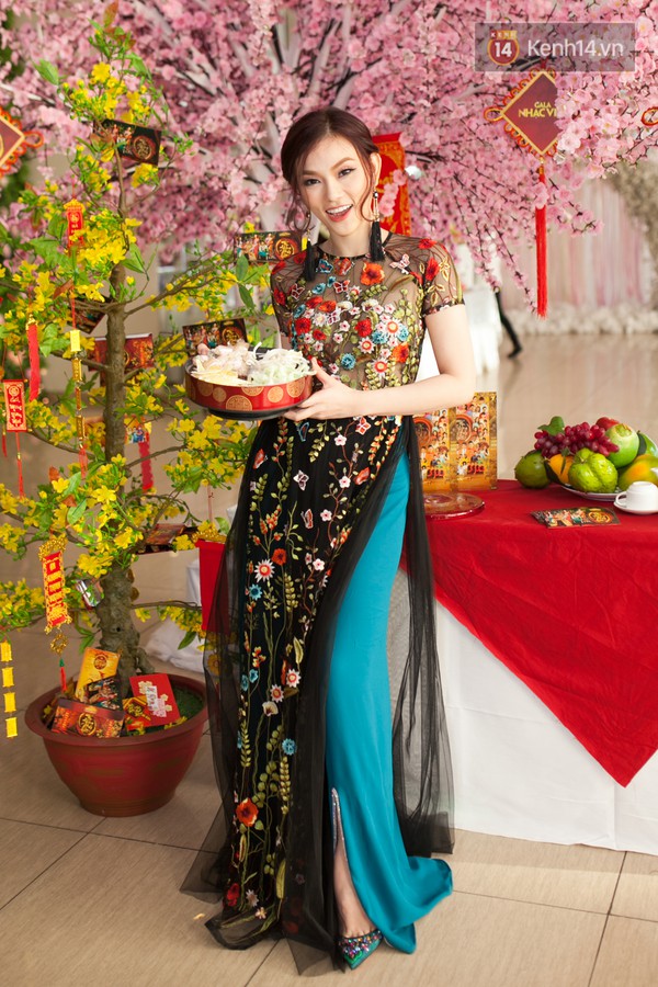 D&agrave;n sao Việt rạng rỡ diện &aacute;o d&agrave;i dự sự kiện - Ảnh 4.