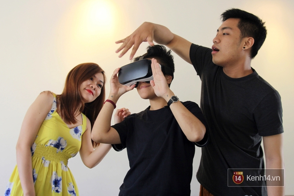 Xem video người dùng lần đầu thử Samsung Gear VR: Ảo, Đã, nhưng cần Gọn hơn - Ảnh 3.