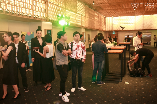 D&agrave;n sao diện &aacute;o v&aacute;y lộng lẫy tr&ecirc;n thảm đỏ Gala WeChoice Awards 2015 - Ảnh 4.