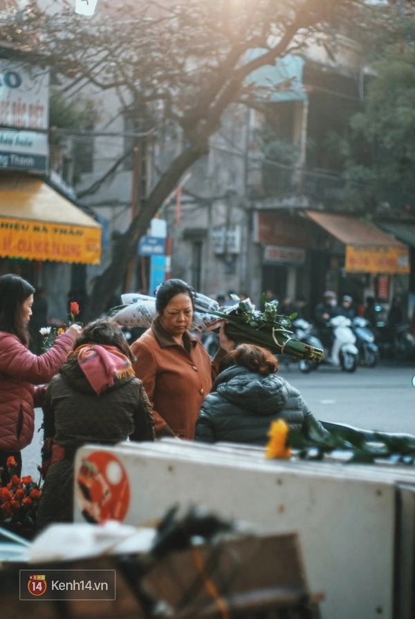 C&oacute; một H&agrave; Nội b&igrave;nh y&ecirc;n như thế trong nắng v&agrave;ng của ng&agrave;y cuối năm... - Ảnh 12.