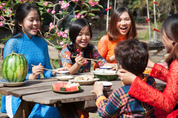 Kyo York c&ugrave;ng học tr&ograve; đầy x&uacute;c động h&aacute;t về mẹ, Bảo Nghi (GMTQN) đ&aacute;ng y&ecirc;u trong MV Xu&acirc;n - Ảnh 5.