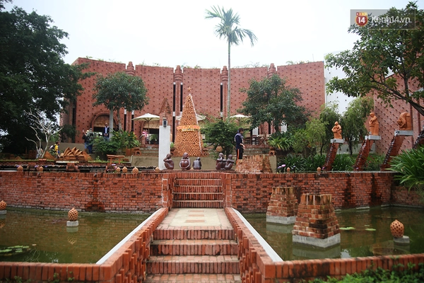Kh&aacute;m ph&aacute; C&ocirc;ng vi&ecirc;n Đất nung 22 tỷ &iacute;t người biết đến ở Hội An - Ảnh 4.