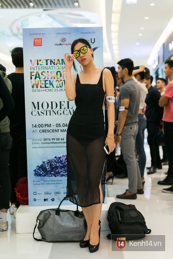 Dàn mẫu Việt diện đồ quá đỉnh đi casting Tuần lễ thời trang quốc tế Việt Nam - Ảnh 13.