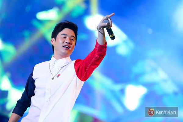 Những h&igrave;nh ảnh giao cảm kh&oacute; qu&ecirc;n của BTS, Mamamoo v&agrave; rapper Basick c&ugrave;ng fan Việt - Ảnh 11.