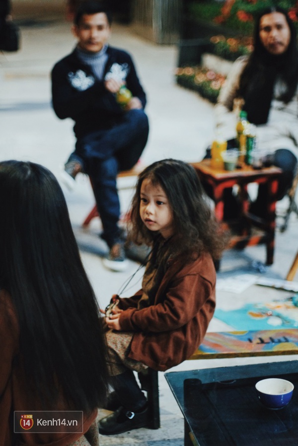 Giới trẻ k&eacute;o nhau đi xem sự kiện nghệ thuật đường phố tại Hanoi Creative City - Ảnh 13.