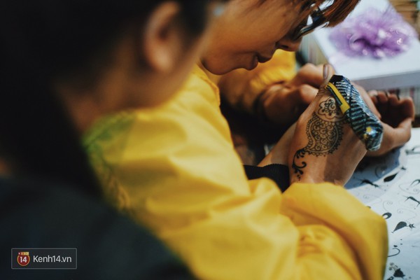 Giới trẻ k&eacute;o nhau đi xem sự kiện nghệ thuật đường phố tại Hanoi Creative City - Ảnh 15.
