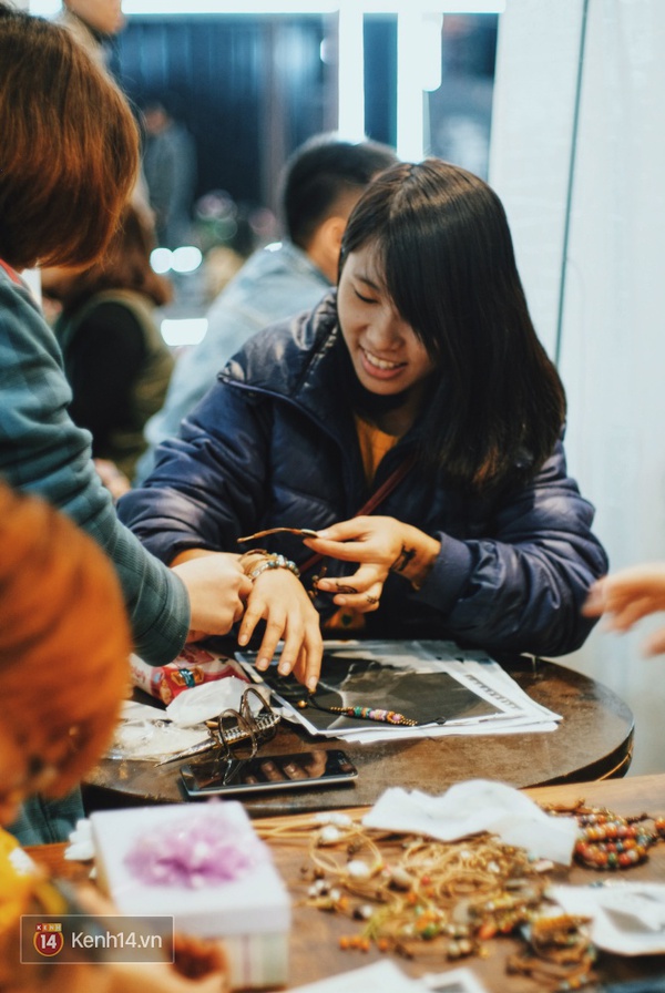Giới trẻ k&eacute;o nhau đi xem sự kiện nghệ thuật đường phố tại Hanoi Creative City - Ảnh 16.