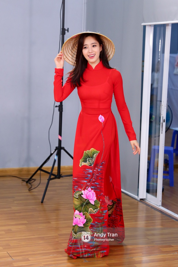 Theo ch&acirc;n 4 c&ocirc; n&agrave;ng T-ara trải nghiệm ẩm thực, điệu nhảy truyền thống của Việt Nam - Ảnh 27.