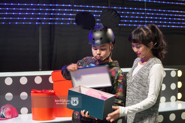 Vừng ơi: Người t&igrave;nh tin đồn của Phan Th&agrave;nh ra về sớm v&igrave; tham qu&agrave; - Ảnh 10.