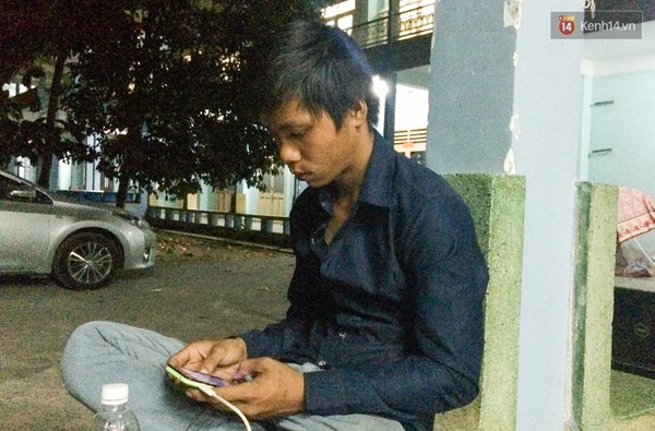 Đang phẫu thuật gh&eacute;p lại b&agrave;n tay cho thanh ni&ecirc;n 17 tuổi bị truy s&aacute;t ở G&ograve; Vấp - Ảnh 2.