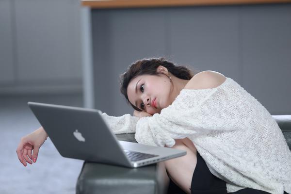 Thủy Top y&ecirc;u xa ảo thuật gia Petey trong MV mới - Ảnh 8.