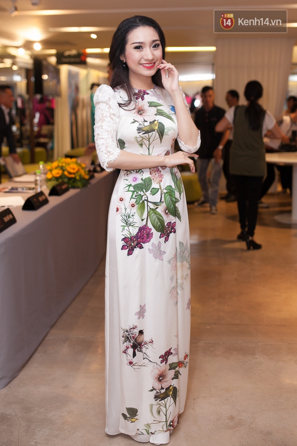 Trương Thị May đọ sắc cùng Vân Trang trong trang phục Áo dài - Ảnh 12.