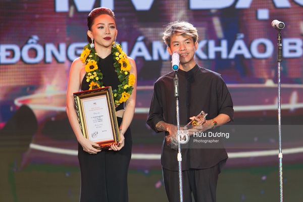 Mỹ Tâm, Thu Minh, Đông Nhi trình diễn hớp hồn khán giả lễ trao giải VTV - Bài hát tôi yêu - Ảnh 4.
