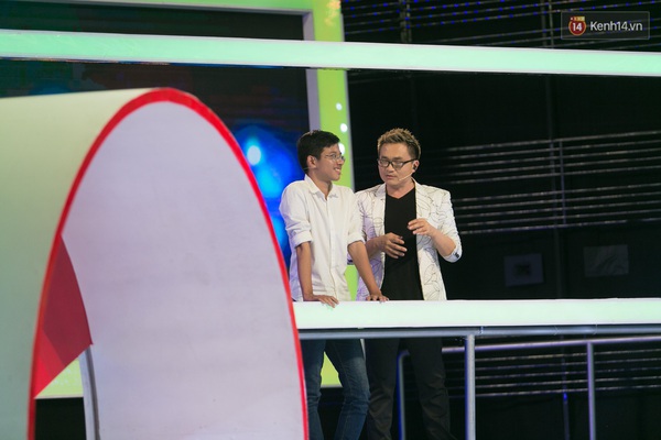 Vừng ơi: Cặp đ&ocirc;i Olympia ung dung trả lời, bưng qu&agrave; khủng về nh&agrave; - Ảnh 4.