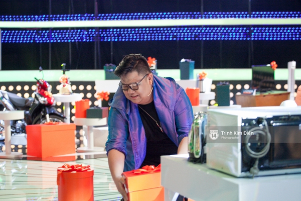 Vừng ơi: Cặp đ&ocirc;i Olympia ung dung trả lời, bưng qu&agrave; khủng về nh&agrave; - Ảnh 14.