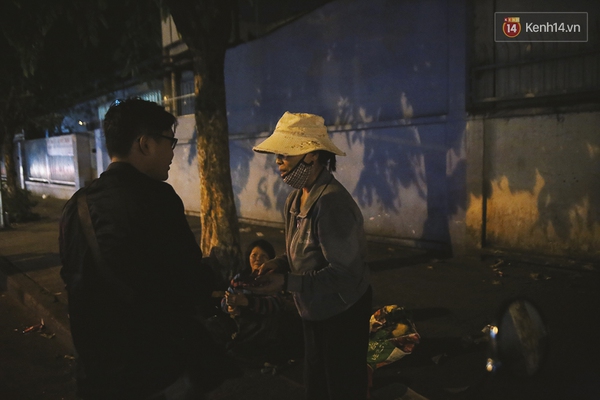 Người vô gia cư và giấc ngủ không còn cô đơn bên phong bao lì xì của người Sài Gòn - Ảnh 7.