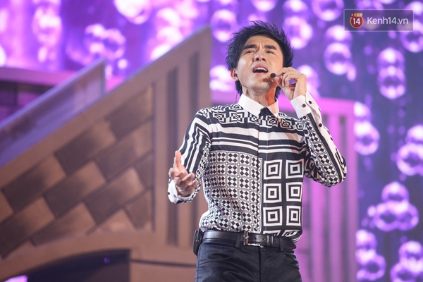 Kh&aacute;n giả th&oacute;t tim xem Đan Trường bị mũi khoan xuy&ecirc;n qua người trong liveshow - Ảnh 6.