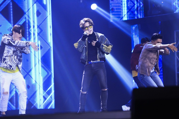 Noo Phước Thịnh, Đông Nhi, Isaac khiến fan mê mệt trên sân khấu HTV Awards - Ảnh 15.
