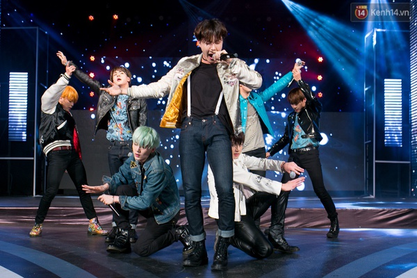 Những h&igrave;nh ảnh giao cảm kh&oacute; qu&ecirc;n của BTS, Mamamoo v&agrave; rapper Basick c&ugrave;ng fan Việt - Ảnh 24.