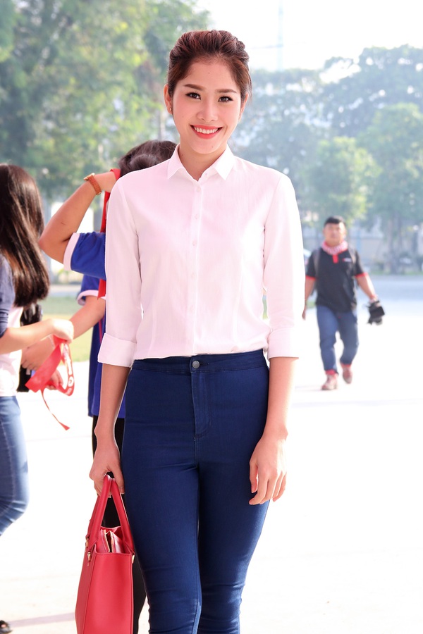 Th&uacute;y V&acirc;n, Lệ Hằng, Diễm Trang giản dị đi hiến m&aacute;u nh&acirc;n đạo - Ảnh 3.