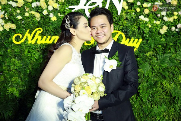 Trang Nhung v&agrave; con g&aacute;i rạng rỡ trong đ&aacute;m cưới ở H&agrave; Nội - Ảnh 11.