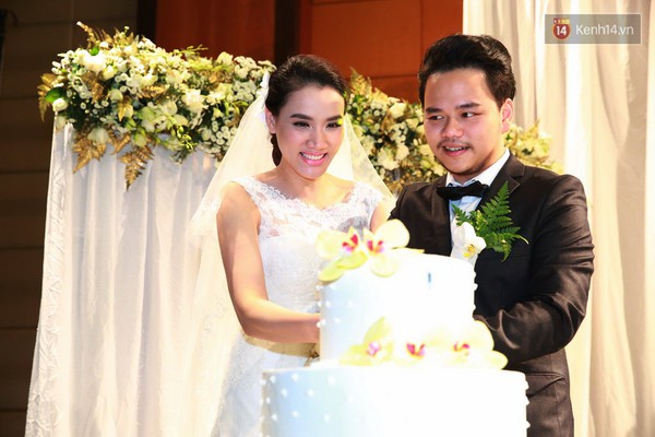 Trang Nhung v&agrave; con g&aacute;i rạng rỡ trong đ&aacute;m cưới ở H&agrave; Nội - Ảnh 20.