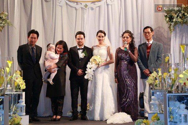 Trang Nhung v&agrave; con g&aacute;i rạng rỡ trong đ&aacute;m cưới ở H&agrave; Nội - Ảnh 17.