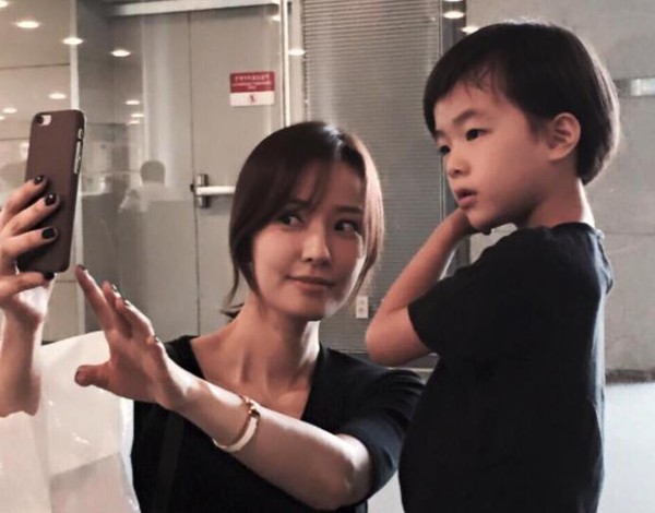 Vợ Kwon Sang Woo khoe ảnh con trai lớn cùng con gái kháu khỉnh tròn 1 tuổi - Ảnh 6.