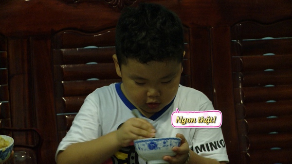 Bố ơi: Các ông bố lo lắng bỏ con lại một mình làm nhiệm vụ - Ảnh 8.
