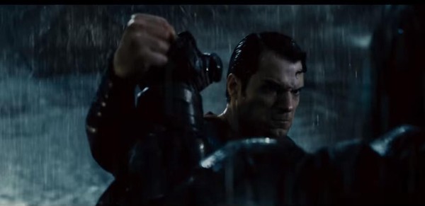 Batman và Superman trực diện đối đầu trong trailer cuối cùng bom tấn sắp ra mắt - Ảnh 3.