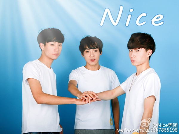 Nhóm nhạc nam bị dân mạng ném đá vì đòi vượt mặt TFBOYS - Ảnh 1.