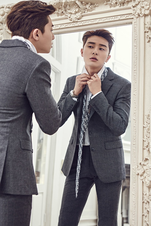 Rụng tim trước bộ ảnh mới đẹp trai như ho&agrave;ng tử của Park Seo Joon - Ảnh 1.
