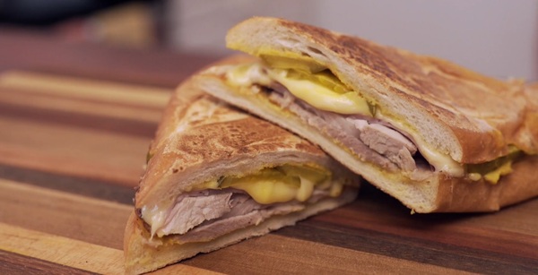 Học cách làm bánh mì cubano đúng kiểu như trong phim Chef - Ảnh 4.