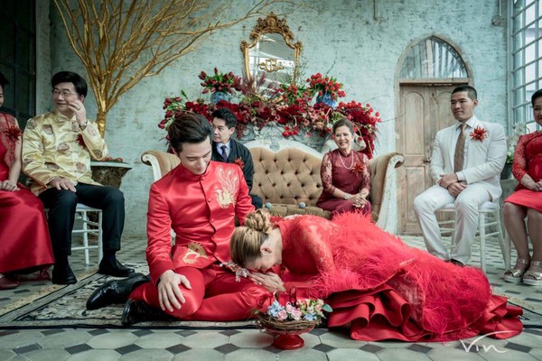 T&igrave;nh cũ 10 năm của Mario Maurer hạnh ph&uacute;c trong ng&agrave;y cưới với chồng điển trai - Ảnh 5.