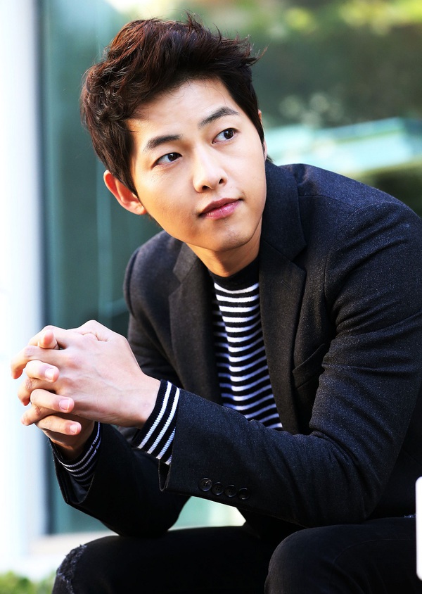 Song Joong Ki âm thầm giúp đỡ bệnh nhi ung thư suốt 5 năm liền - Ảnh 1.