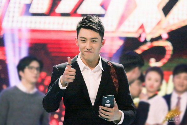 Cố Hải Hoàng Cảnh Du khiến fan phát sốt vì nụ cười ngọt lịm - Ảnh 10.