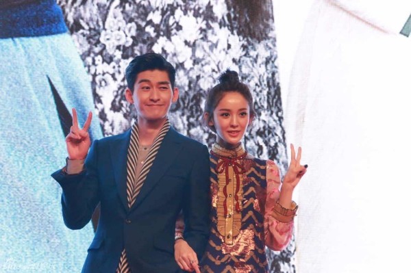 Cặp đ&ocirc;i Trương H&agrave;n - Cổ Lực Na Tr&aacute;t lần đầu xuất hiện t&igrave;nh tứ trước b&aacute;o giới - Ảnh 7.