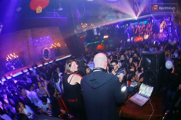 Fan Việt say đắm trong đ&ecirc;m nhạc Deep House đẳng cấp c&ugrave;ng Vijay & Sofia - Ảnh 2.