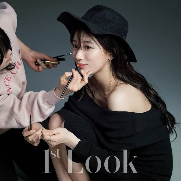 Suzy (miss A) lột x&aacute;c, lấp l&oacute; v&ograve;ng một quyến rũ tr&ecirc;n b&igrave;a tạp ch&iacute; - Ảnh 1.