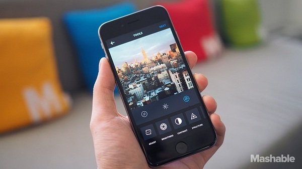 Instagram sẽ thay đổi cách hiển thị nội dung giống News Feed của Facebook - Ảnh 1.
